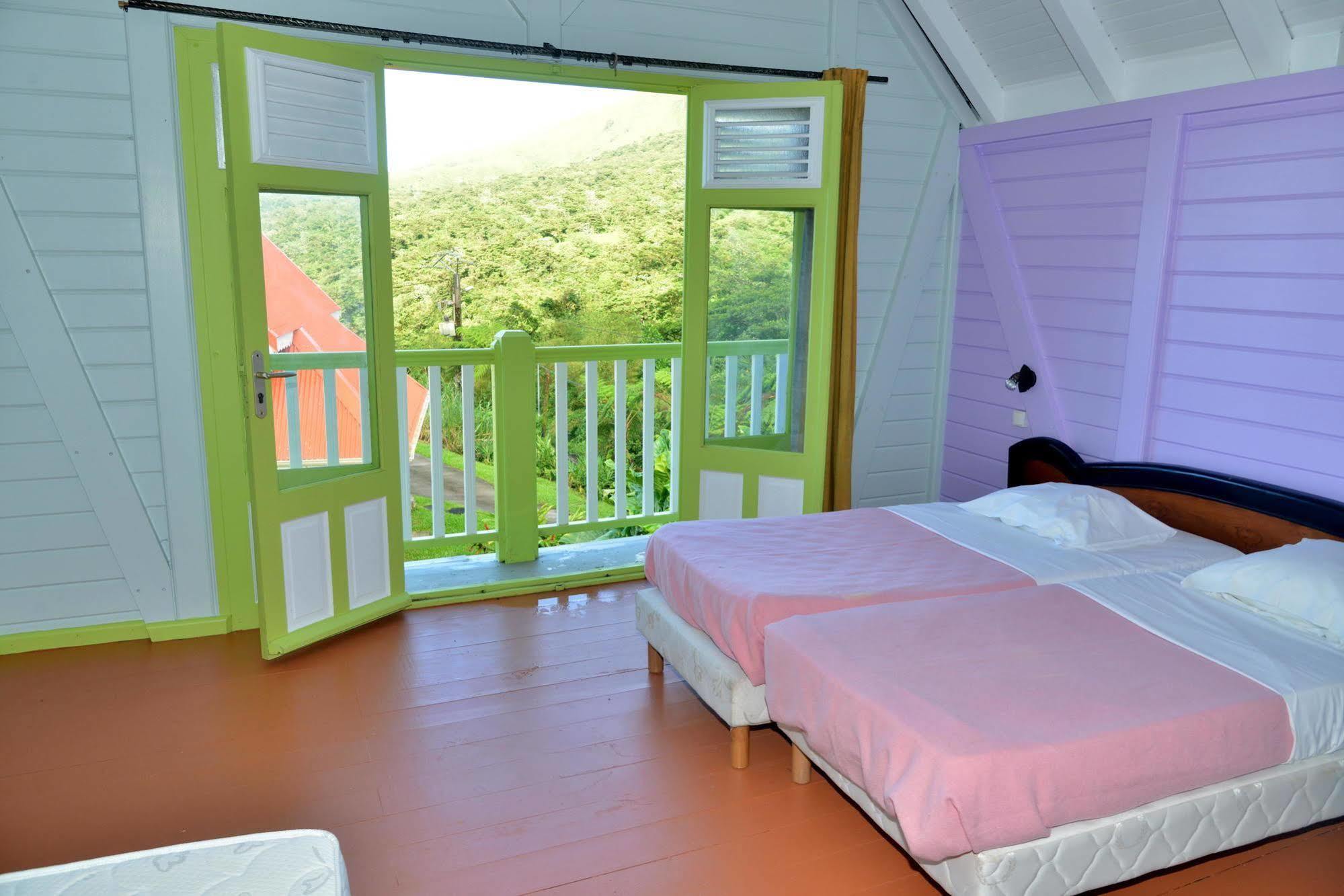 Auberge De La Montagne Pelee Hotel Saint-Pierre Luaran gambar